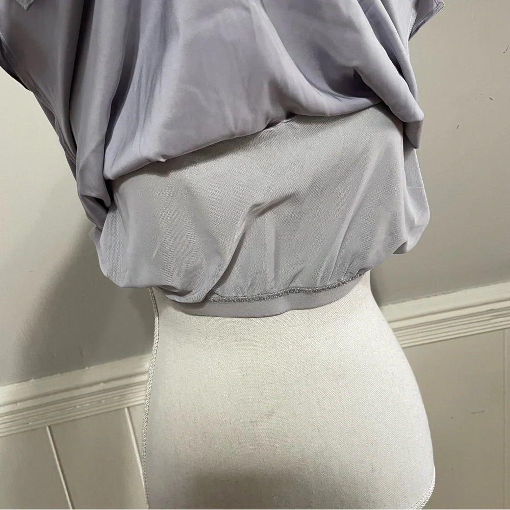 Boston Proper Nikki V-Neck Charmeuse Blouse in Silver Size 14 - Picture 5 of 8